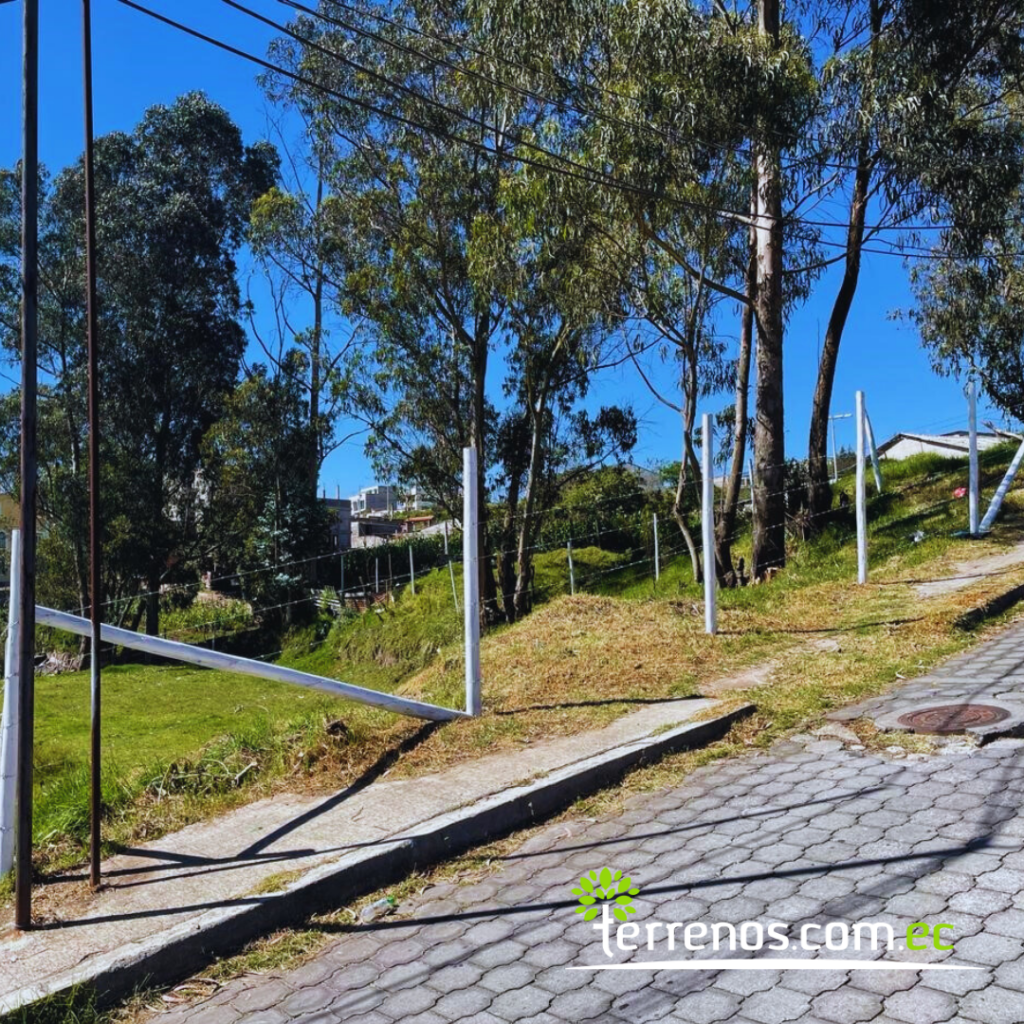 Vista adicional de terreno en venta en Quito, Pichincha
