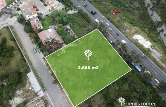 Terreno de venta de 2.686 m2 doble frente en Bellavista Carretas