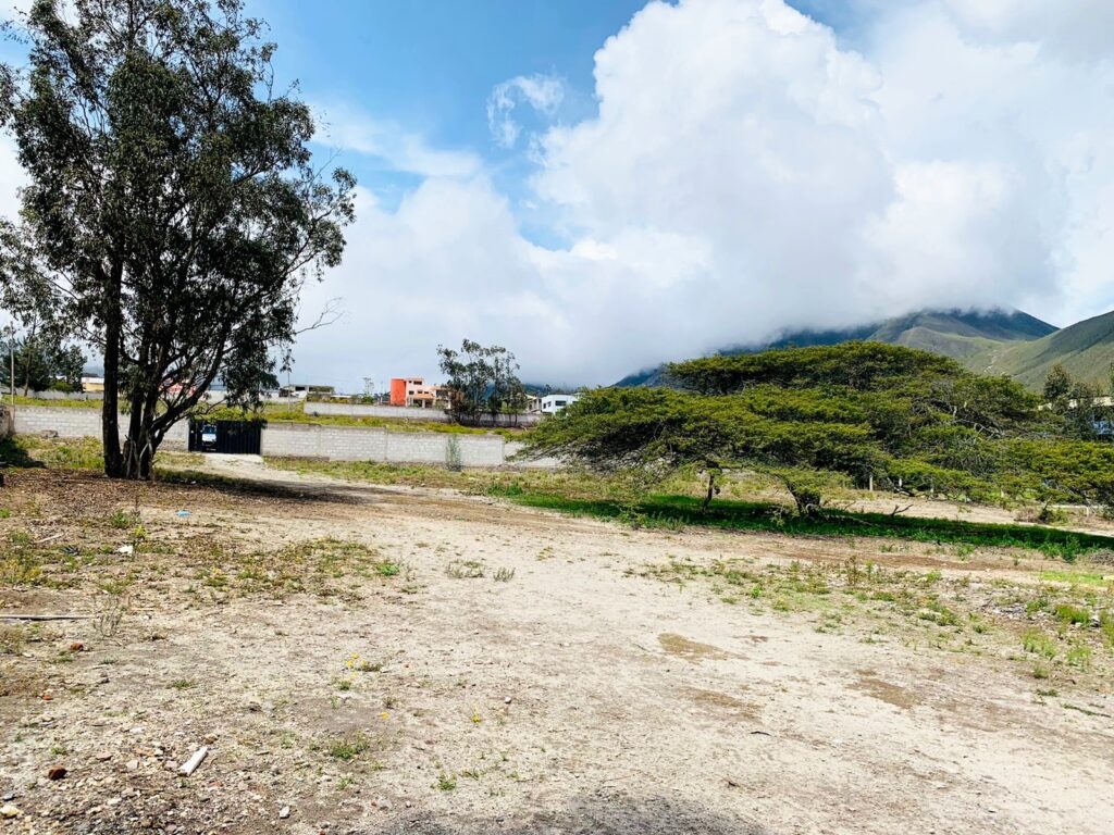 Vista adicional de terreno en venta en Mitad del Mundo, Quito, Pichincha