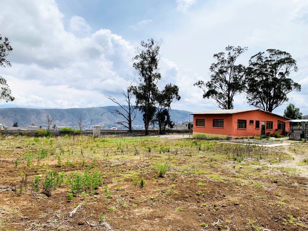 Vista adicional de terreno en venta en Mitad del Mundo, Quito, Pichincha