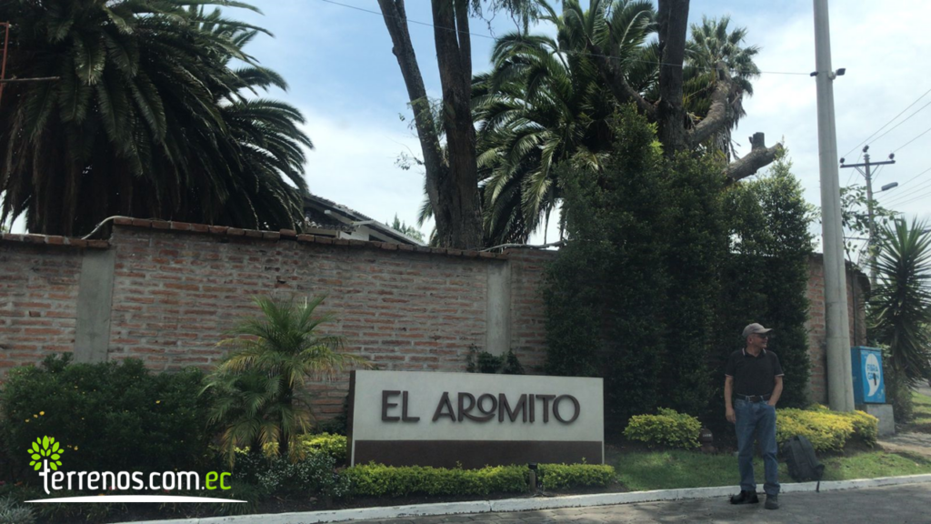 Vista adicional de terreno en venta en Cumbayá, Quito, Pichincha