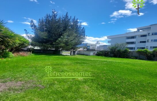 Terreno de venta en Monteserrin 800m2 sector Academia Cotopaxi, Granados con canje