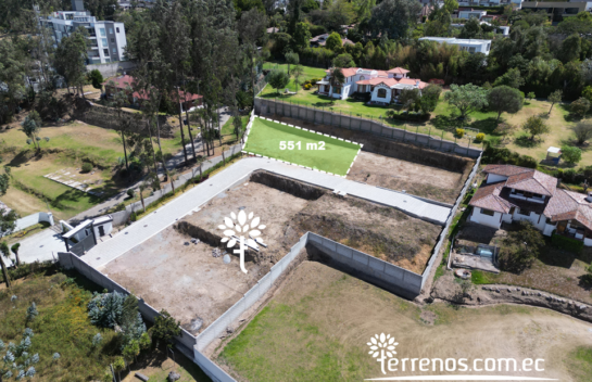 Terrenos de venta con vista de 405m² a 533 m²  San Juan de Cumbayá