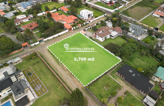 Terreno de venta de 2.700 m2 en Ontaneda Conocoto