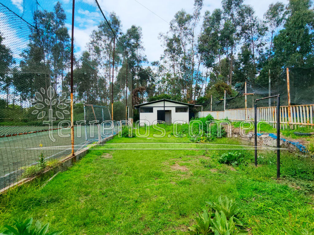 Vista adicional de terreno en venta en Quito, Pichincha