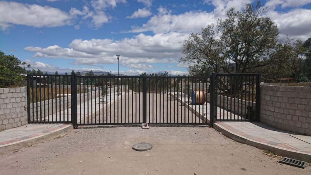 Vista adicional de terreno en venta en LLano Chico, Quito, Pichincha