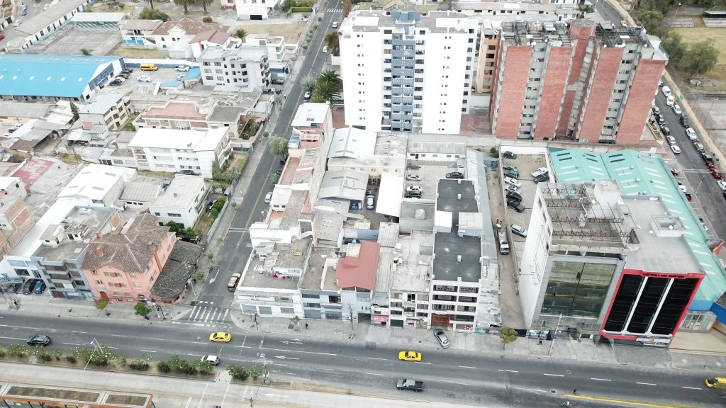 Vista adicional de terreno en venta en Granda Centeno, Quito, Pichincha