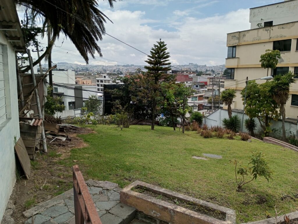 Vista adicional de terreno en venta en Rumipamba, Quito, Pichincha