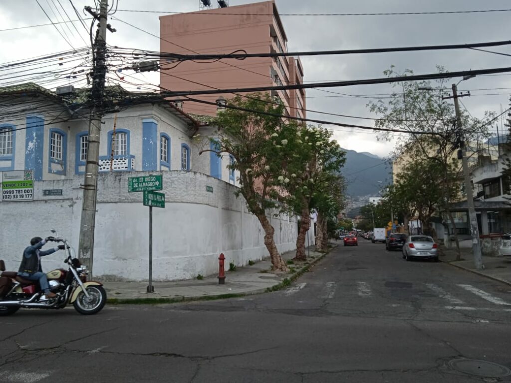 Vista adicional de terreno en venta en Quito, Pichincha