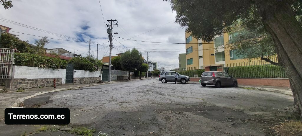 Vista adicional de terreno en venta en Rumipamba, Quito, Pichincha
