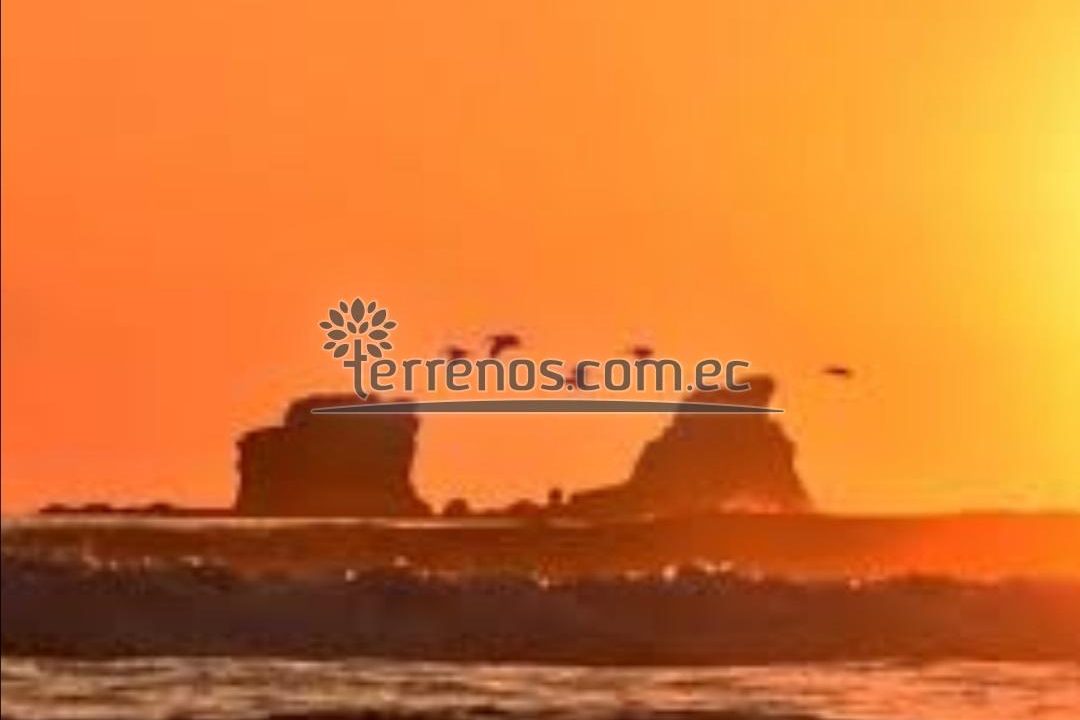 Ayampe vista al mar frente a la propiedad
