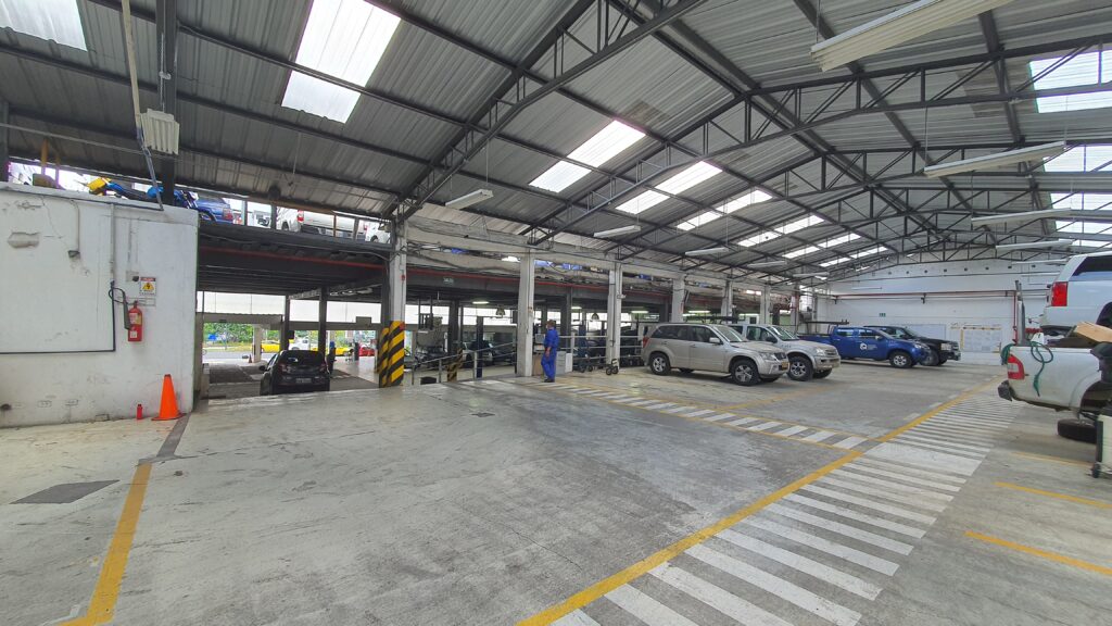 Vista adicional de terreno en venta en La Pradera, Quito, Pichincha