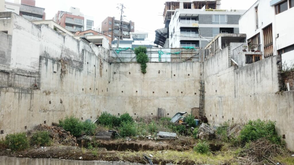Vista adicional de terreno en venta en Quito Tenis, Quito, Pichincha