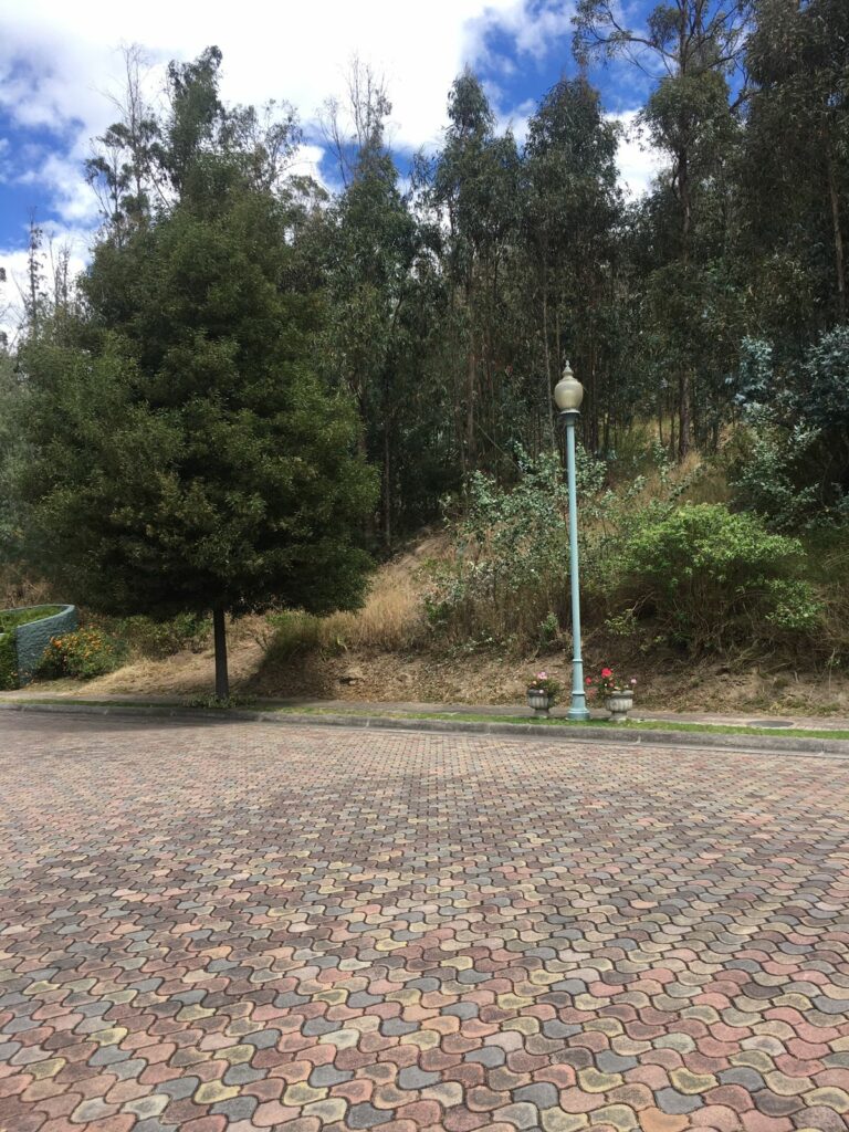 Vista adicional de terreno en venta en Cumbayá, Quito, Pichincha