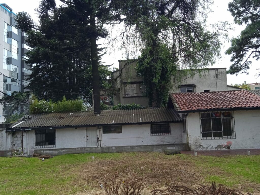 Vista adicional de terreno en venta en La Floresta, Quito, Pichincha