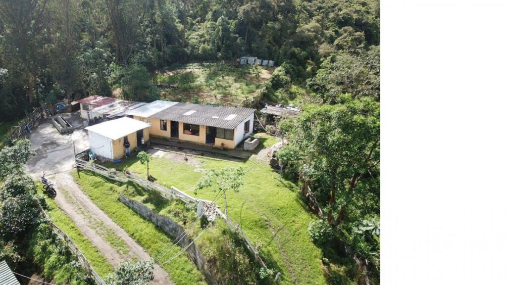 Vista adicional de terreno en venta en Quito, Pichincha