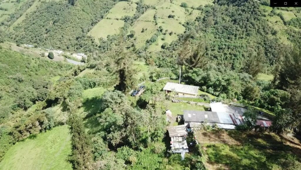 Vista adicional de terreno en venta en Quito, Pichincha