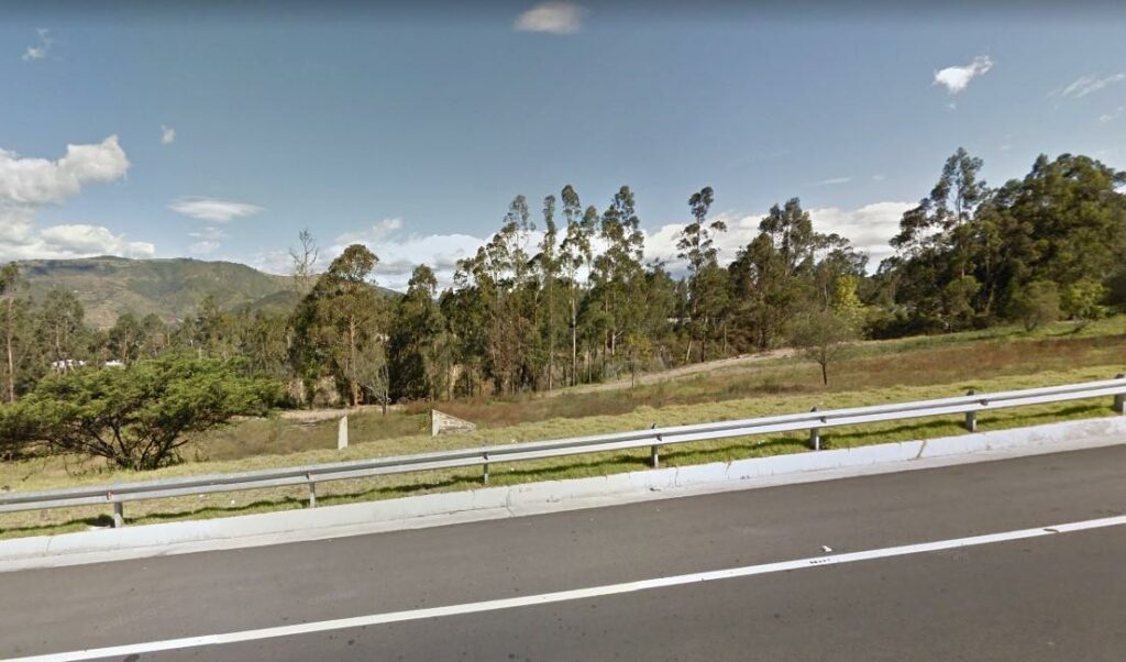 Vista adicional de terreno en venta en Cumbayá, Quito, Pichincha