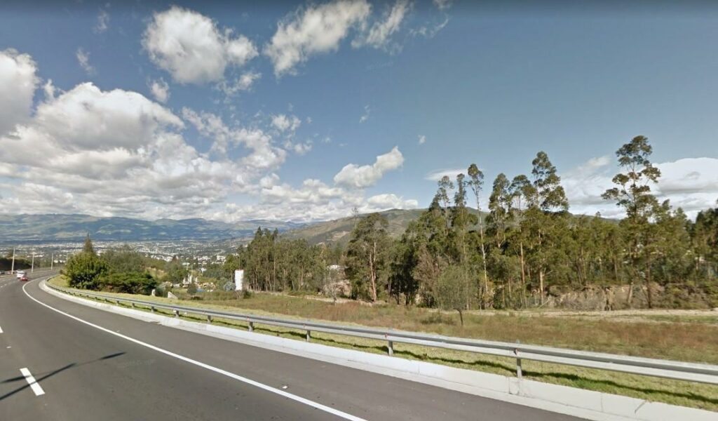 Vista adicional de terreno en venta en Cumbayá, Quito, Pichincha