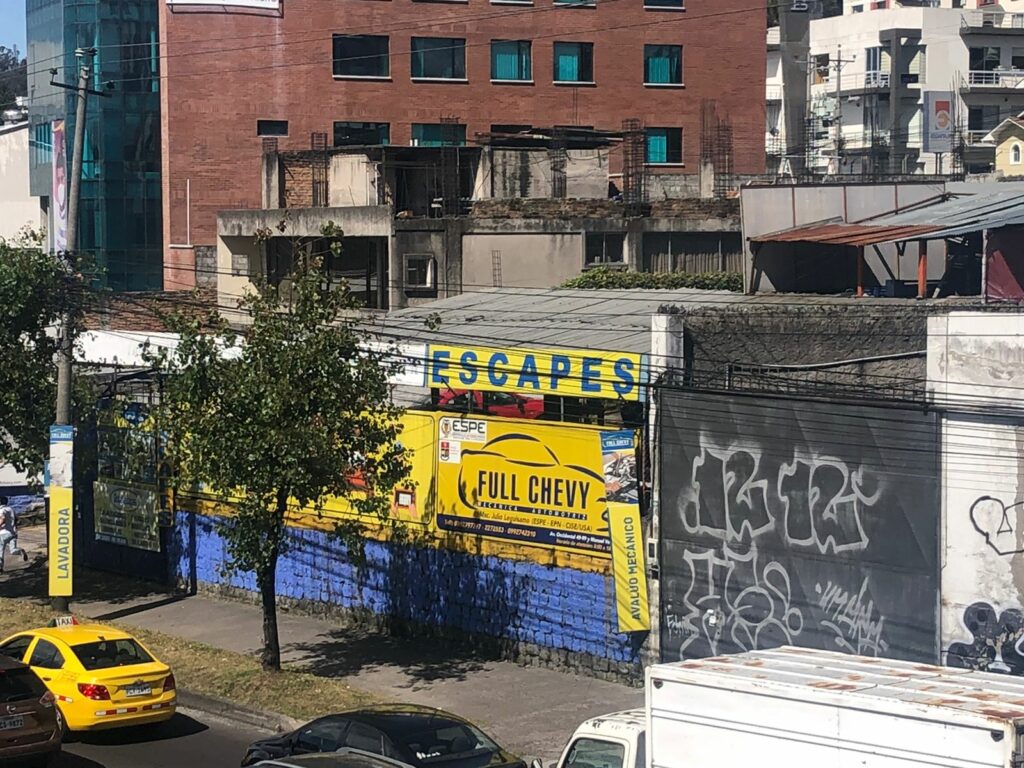Vista adicional de terreno en venta en Pinar Alto, Quito, Pichincha