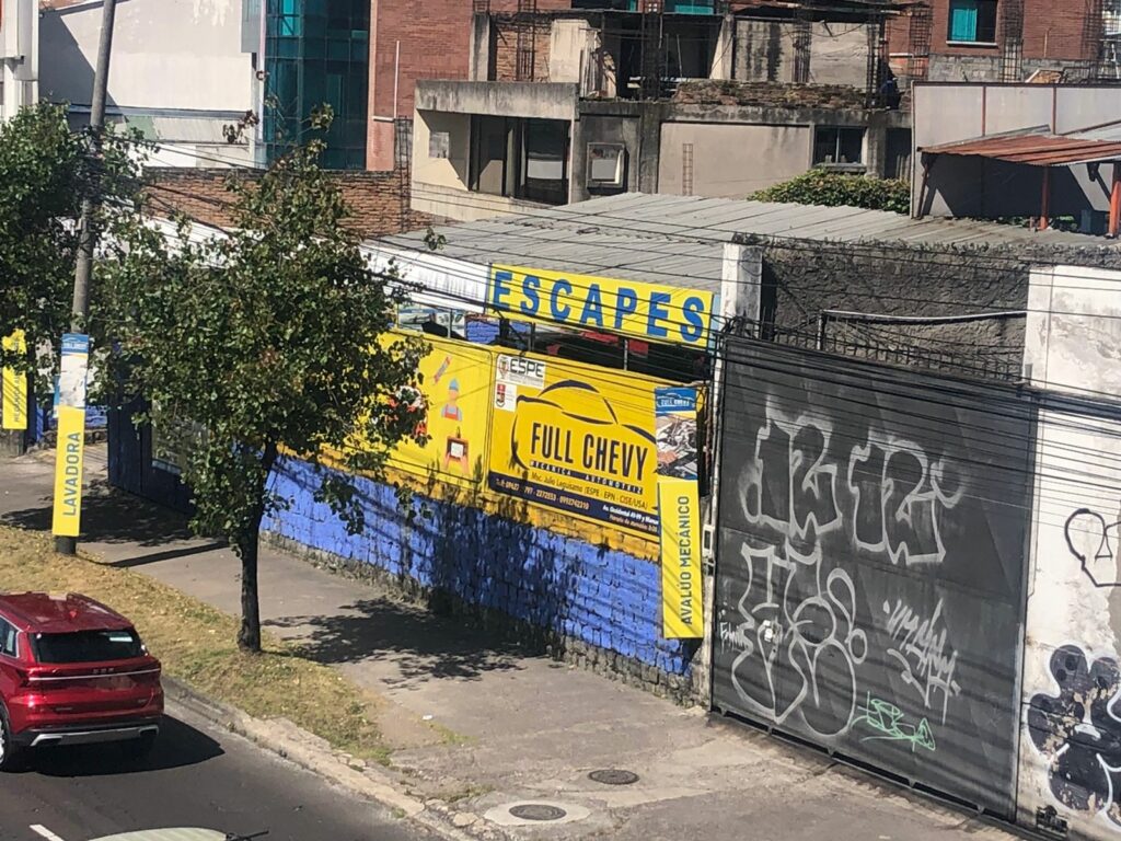 Vista adicional de terreno en venta en Pinar Alto, Quito, Pichincha