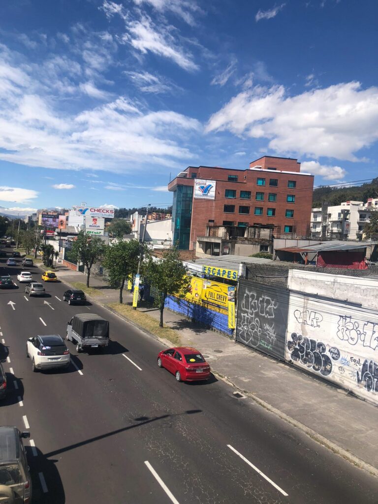 Vista adicional de terreno en venta en Pinar Alto, Quito, Pichincha