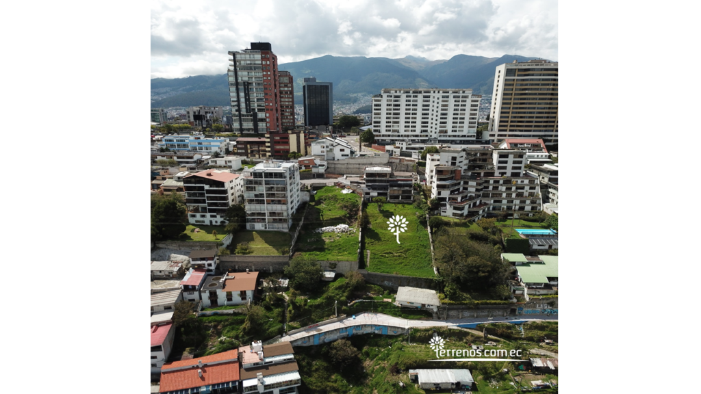Vista adicional de terreno en venta en González Suárez, Quito, Pichincha
