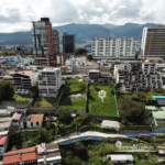 Vista adicional de terreno en venta en González Suárez, Quito, Pichincha