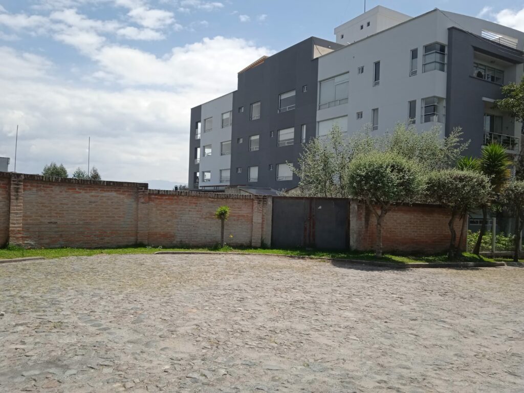 Vista adicional de terreno en venta en Quito, Pichincha