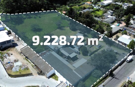 Terreno en venta en Tumbaco 9.228 m2, a 2 cuadras de la Av. Interoceánica